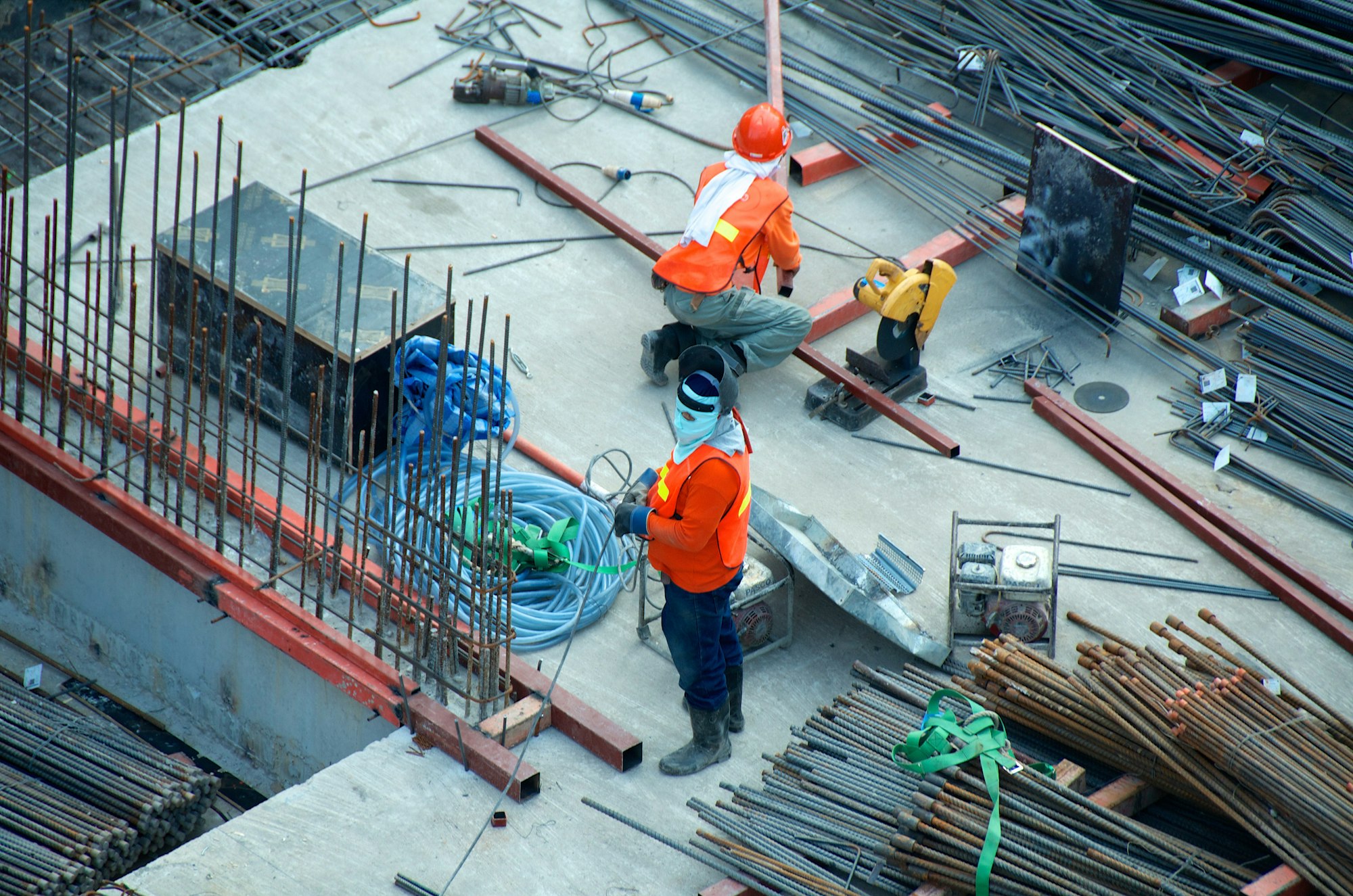 Tower Cranes and Heavy Structural Engineering Arrays